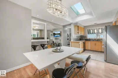 Interior photo 3 of 5914 91 AV NW