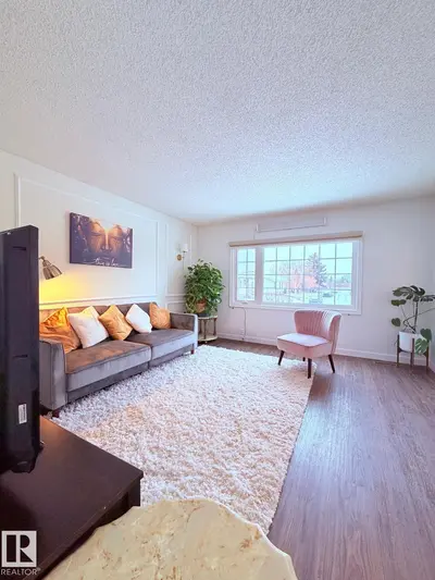Interior photo 3 of 5303 21 AV NW