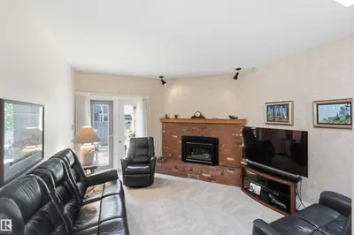 Interior photo 4 of 31 GARIEPY CR NW
