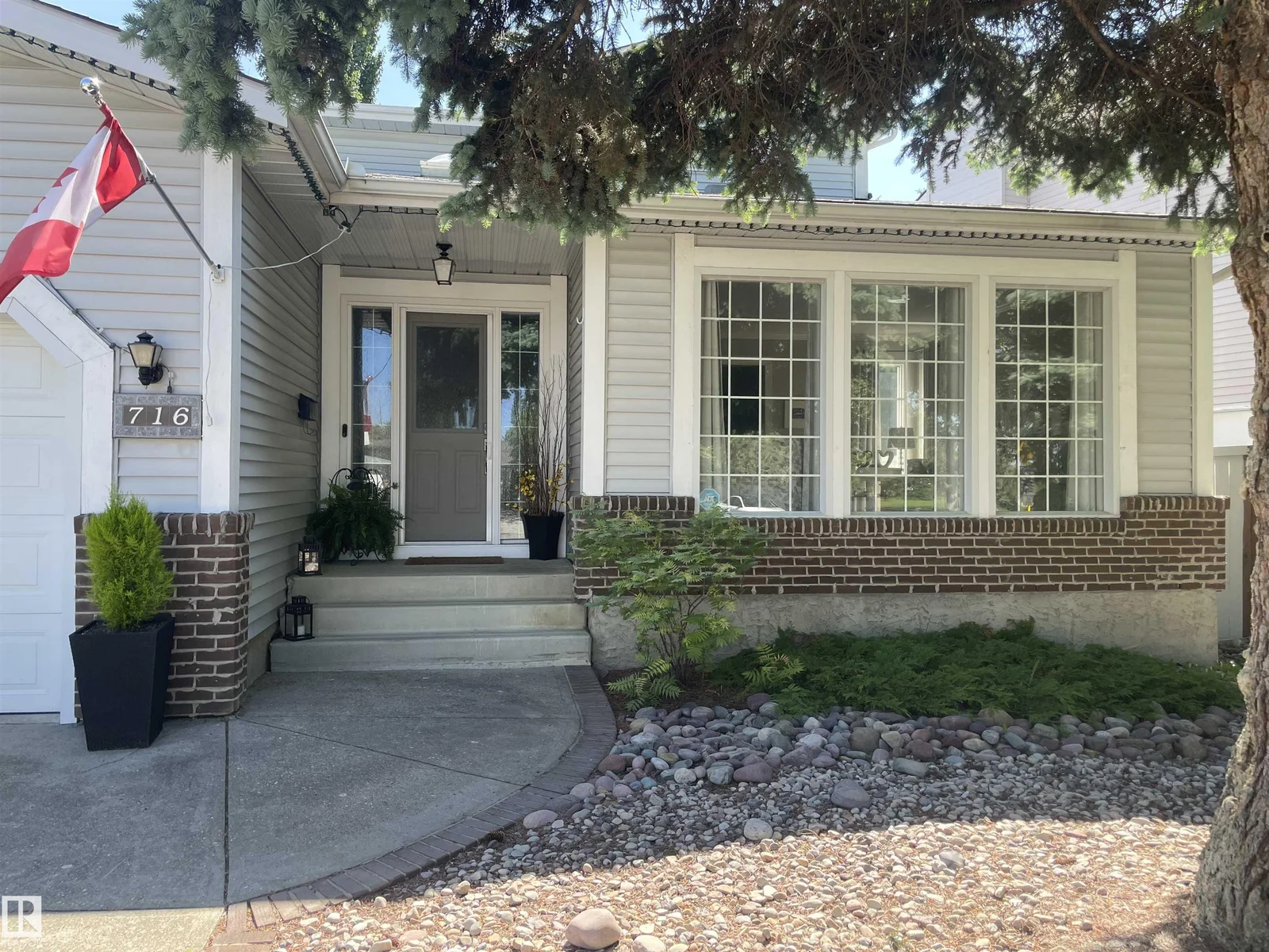 716 Hendra CR NW NW, Edmonton - 4 bedroom Detached Single Family for sale