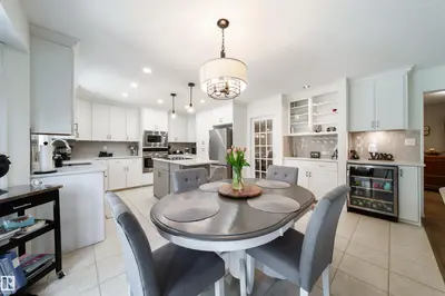 Interior photo 3 of 716 Hendra CR NW NW