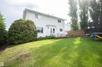 Interior photo 2 of 5502 60 AV