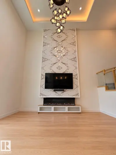 Interior photo 1 of 