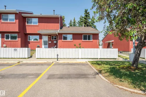 10678 Beaumaris RD NW, Edmonton - $227,500