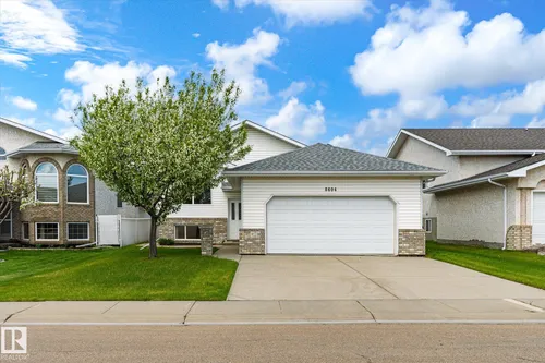 8604 157 AV NW, Edmonton - $499,900