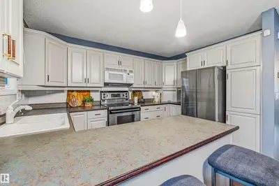 Interior photo 3 of 15915 112 ST NW