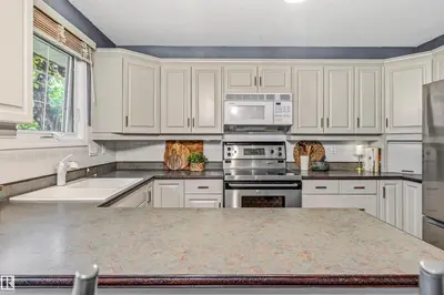 Interior photo 2 of 15915 112 ST NW