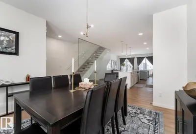 Interior photo 4 of 427 39 ST SW