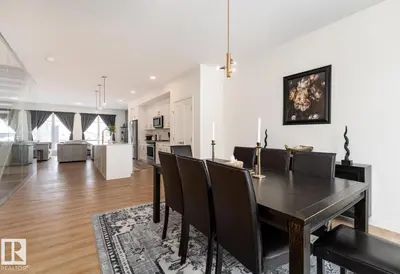 Interior photo 3 of 427 39 ST SW