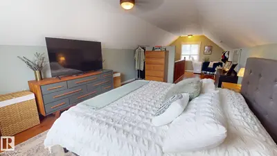 Interior photo 4 of 7727 77 AV NW