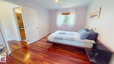 Interior photo 2 of 4 OAKLAND WY