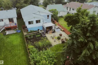Interior photo 1 of 5020 47 ST