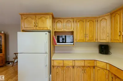 Interior photo 3 of 5020 47 ST