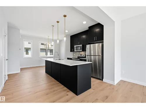 #4 11910 35 AV SW, Edmonton - $369,800