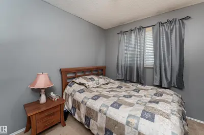 Interior photo 4 of 611 KIRKNESS RD NW