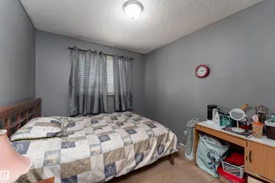 Interior photo 3 of 611 KIRKNESS RD NW