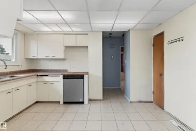 Interior photo 4 of 6907 DELWOOD RD NW