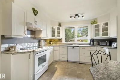 Interior photo 2 of 7215 96B AV NW