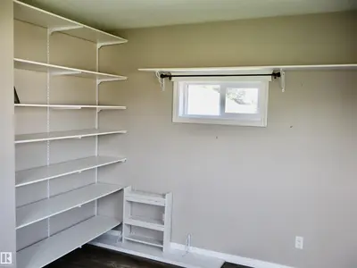 Interior photo 2 of 4942 - 49 ST