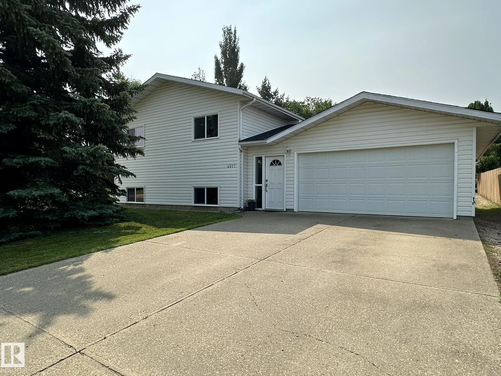 4317 & 4309 54 AV, Smoky Lake Town - 4 bedroom Detached Single Family for sale