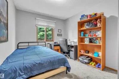Interior photo 4 of 6112 51 AV