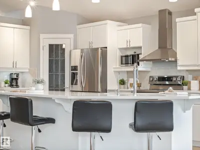 Interior photo 4 of 4115 58 ST