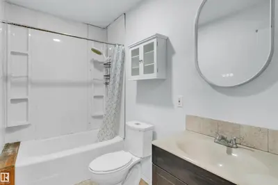 Interior photo 3 of 210 Spruce Crescent