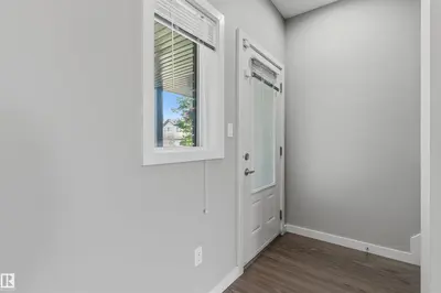 Interior photo 1 of #62 675 WATT BV SW