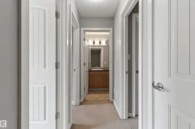 Interior photo 4 of #62 675 WATT BV SW