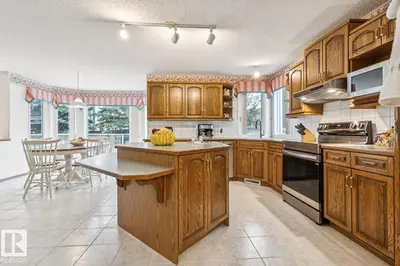 Interior photo 2 of 1408 115 ST NW