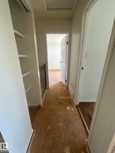 Interior photo 2 of 5 WOODVALE VG NW