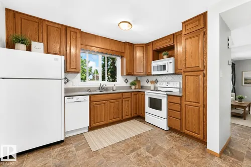 22 WOODVALE VG NW, Edmonton - $200,000