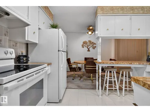 4712 131 AV NW, Edmonton - $379,900