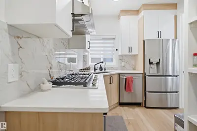 Interior photo 3 of 304 33 AV NW