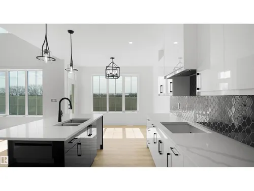 803 30 AV NW, Edmonton - $649,000