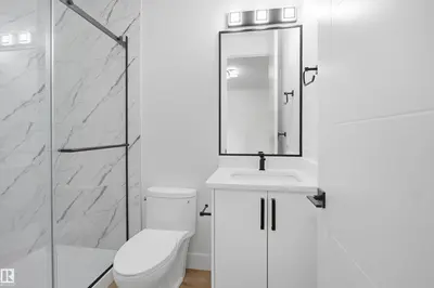 Interior photo 2 of 304 33 AV NW