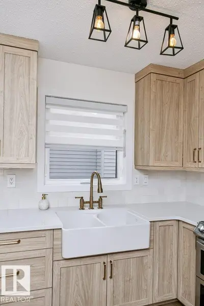 Interior photo 2 of 43 HILLSIDE CR