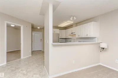 Interior photo 2 of #413 237 YOUVILLE DR E NW