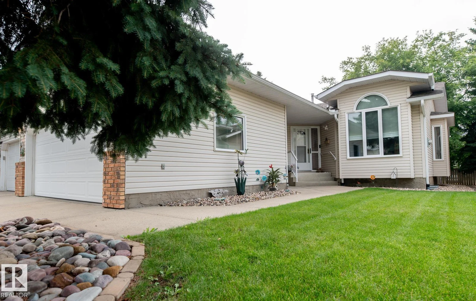 10860 25 AV NW, Edmonton - 2 bedroom Duplex for sale