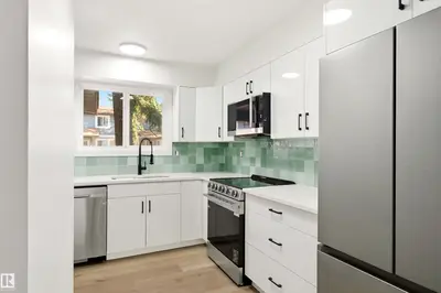 Interior photo 3 of #4 7604 29 AV NW