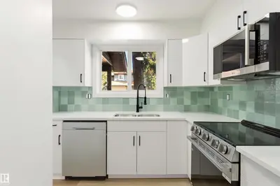 Interior photo 4 of #4 7604 29 AV NW
