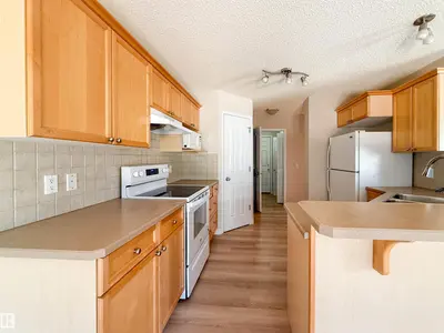 Interior photo 4 of 976 RUTHERFORD RD SW