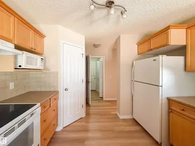 Interior photo 3 of 976 RUTHERFORD RD SW