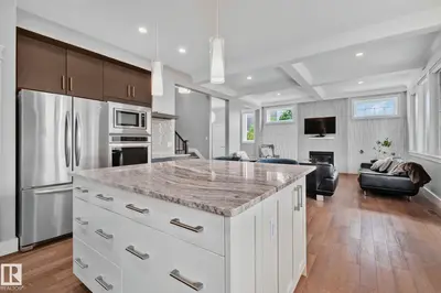 Interior photo 2 of 456 CHURCHILL CR