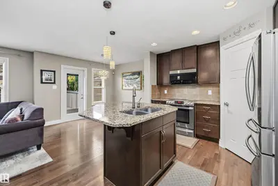 Interior photo 3 of 17332 6 AV SW SW