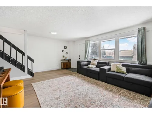 209 VILLAGE ON THE GREEN GR NW, Edmonton - $219,999