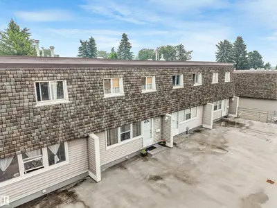 Interior photo 1 of 709 VILLAGE ON THE GREEN GR NW