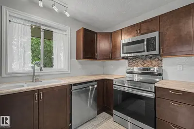 Interior photo 4 of 30 MATTHEW RD