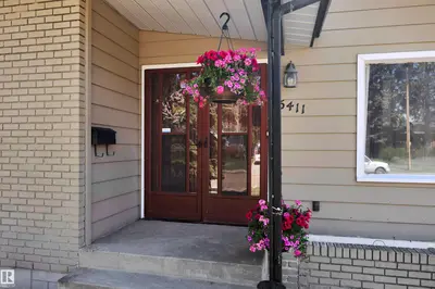 Interior photo 1 of 5411 44 Ave