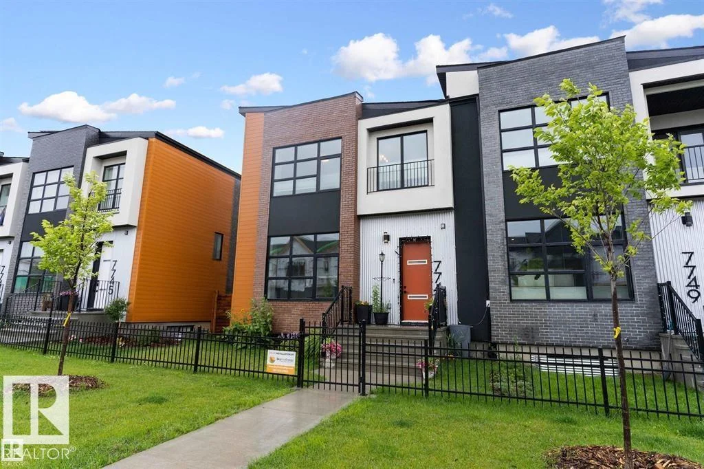 7747 YORKE MEWS ME NW, Edmonton - 5 bedroom Residential Attached for sale